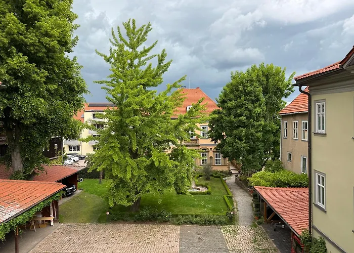 Stilvolle Im Historischen Stadtschloss *